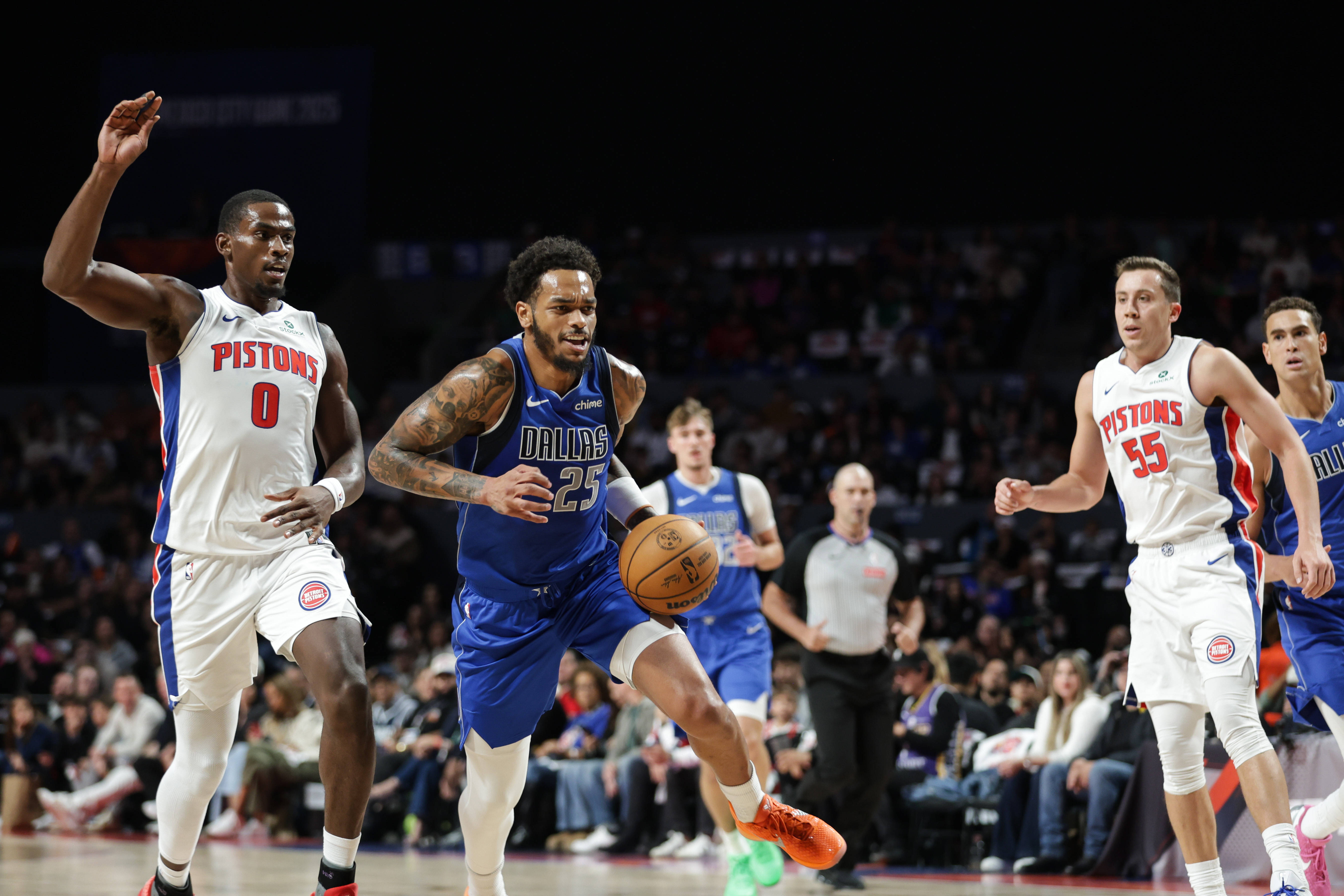 爱游戏网页转会期突围战来临，达拉斯独行侠围绕NBA常规赛调整名单，气氛紧张，心理建设被强调的简单介绍