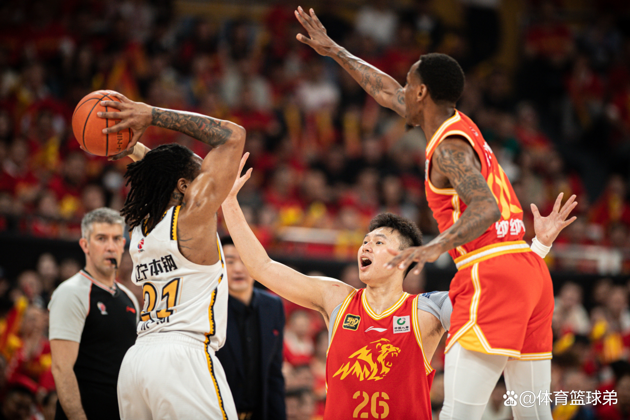爱游戏官网包含浙江队围绕欧联篮板制胜浙江稠州转会期止住颓势，现场解说直呼：今夜多伦多猛龙调整名单以备NBA季后赛的词条